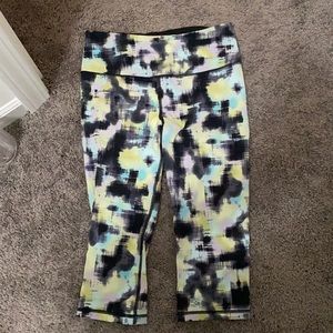 Victoria’s Secret Cropped Multicolor Leggings